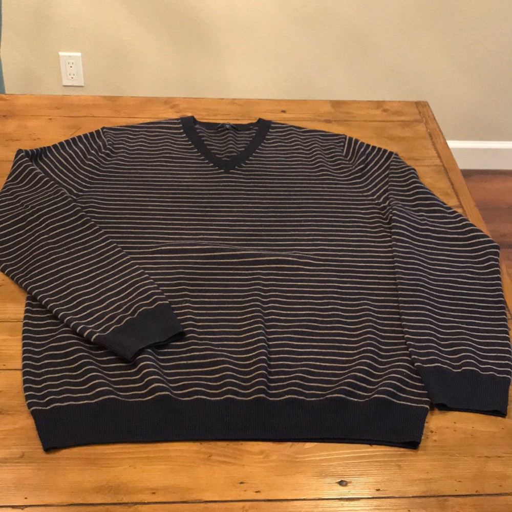 Gap Navy and Tan Sweater